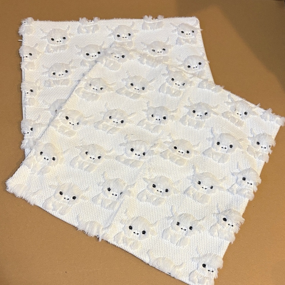 Set of two pillow cases